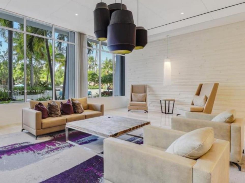 100 Bayview Dr 429, Sunny Isles Beach, Florida 33160