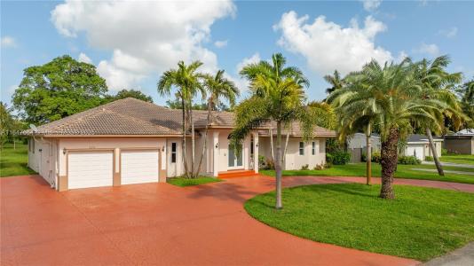 424 Bayberry Dr, Plantation, Florida 33317, USA