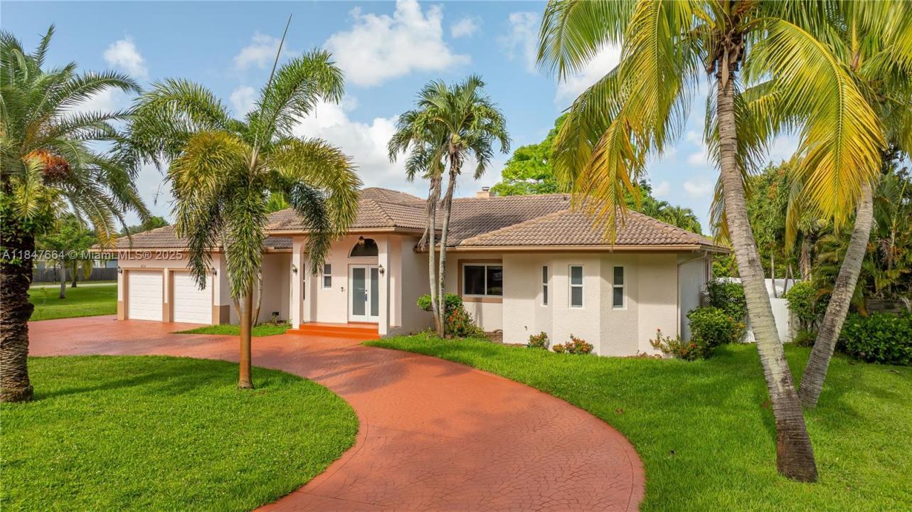 424 Bayberry Dr, Plantation, פלורידה 33317, ארצות הברית של אמריקה
