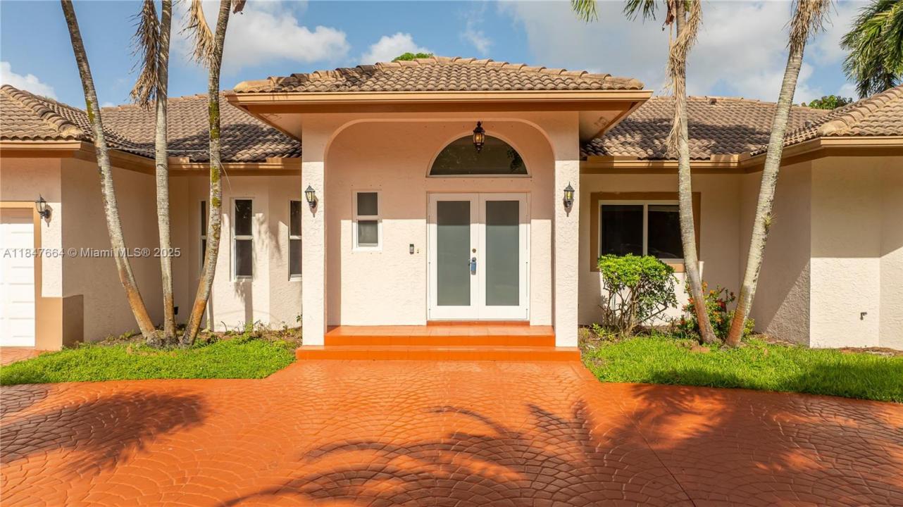 424 Bayberry Dr, Plantation, פלורידה 33317, ארצות הברית של אמריקה