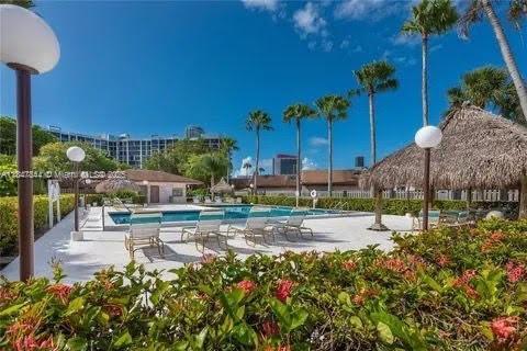Hallandale Beach, Florida 33009, Stati Uniti