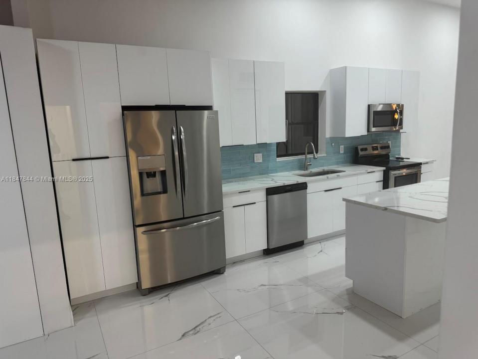 Hallandale Beach, Florida 33009, Stati Uniti