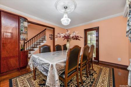 87-67 Chevy Chase, نيويورك, نيويورك 11432, الولايات المتحدة