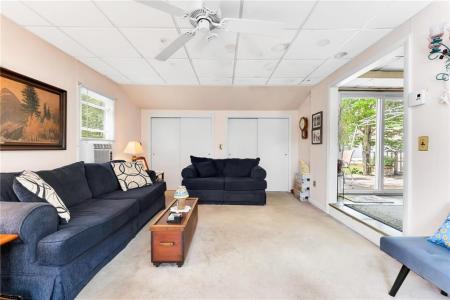 24 Schoolhouse Road, Warren, ロードアイランド 02885, アメリカ合衆国