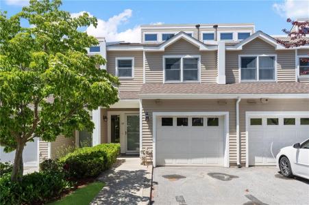 43 Lawton Brook Lane, Portsmouth, RI 02871, USA
