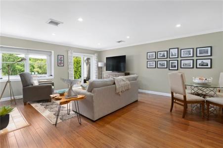 43 Lawton Brook Lane, Portsmouth, Rhode Island 02871, USA