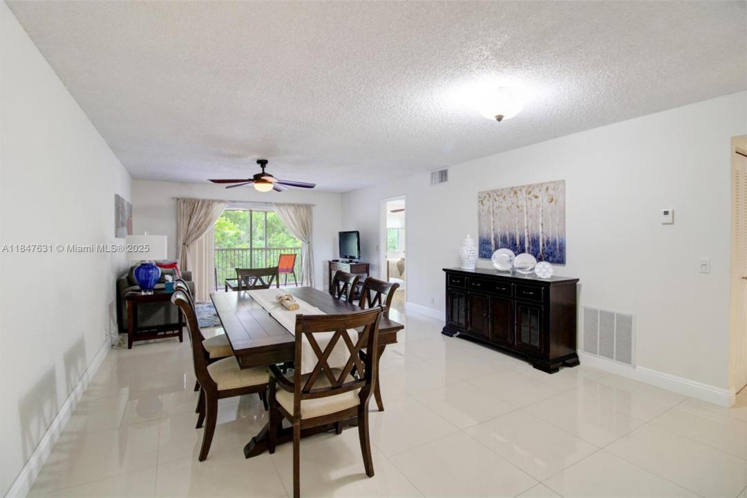1110 SW 125th Ave 408M, Pembroke Pines, Florida 33027, Estados Unidos