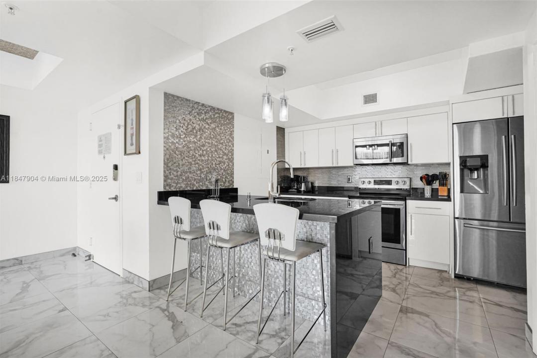 17555 Atlantic Blvd 504, Sunny Isles Beach, פלורידה 33160, ארצות הברית של אמריקה 