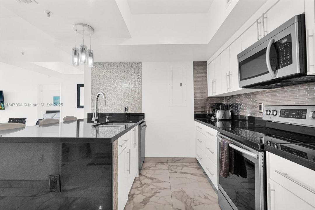 17555 Atlantic Blvd 504, Sunny Isles Beach, פלורידה 33160, ארצות הברית של אמריקה 
