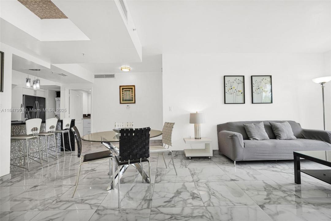 17555 Atlantic Blvd 504, Sunny Isles Beach, פלורידה 33160, ארצות הברית של אמריקה 