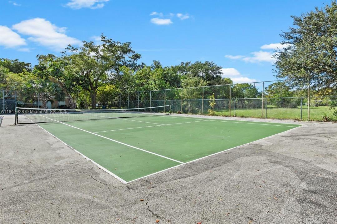 3174 N Pine Island Rd, Sunrise, Floride 33351, États-Unis