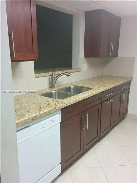 3174 N Pine Island Rd, Sunrise, Floride 33351, États-Unis