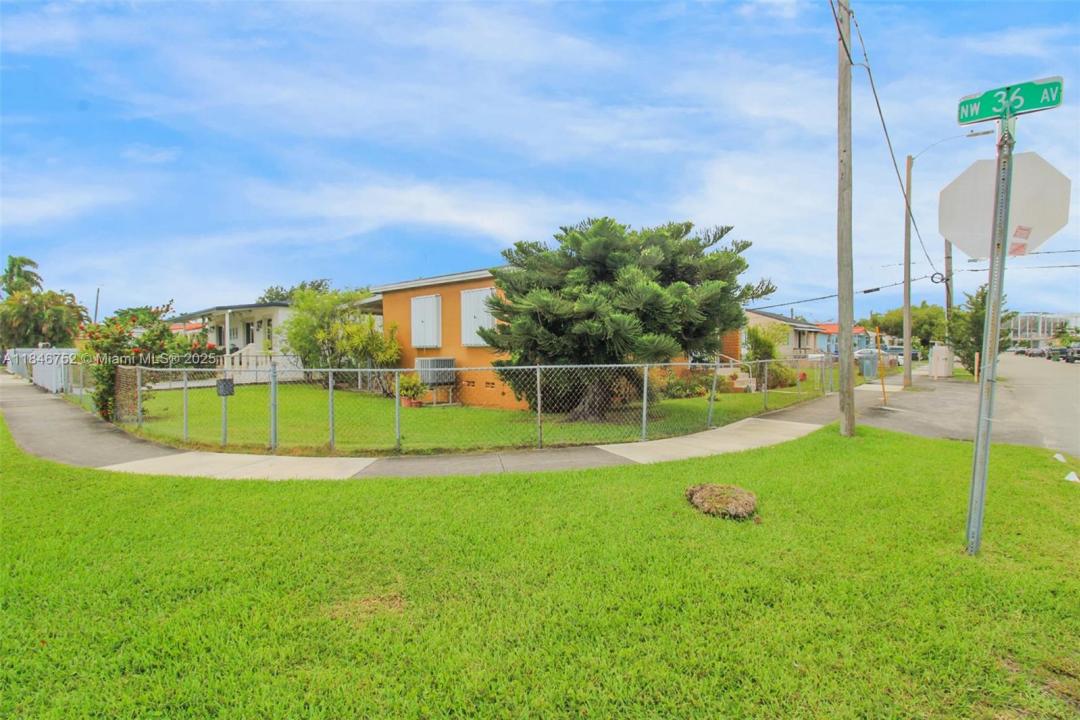 3600 NW 19th Ter, Miami, Florida 33125, Stati Uniti