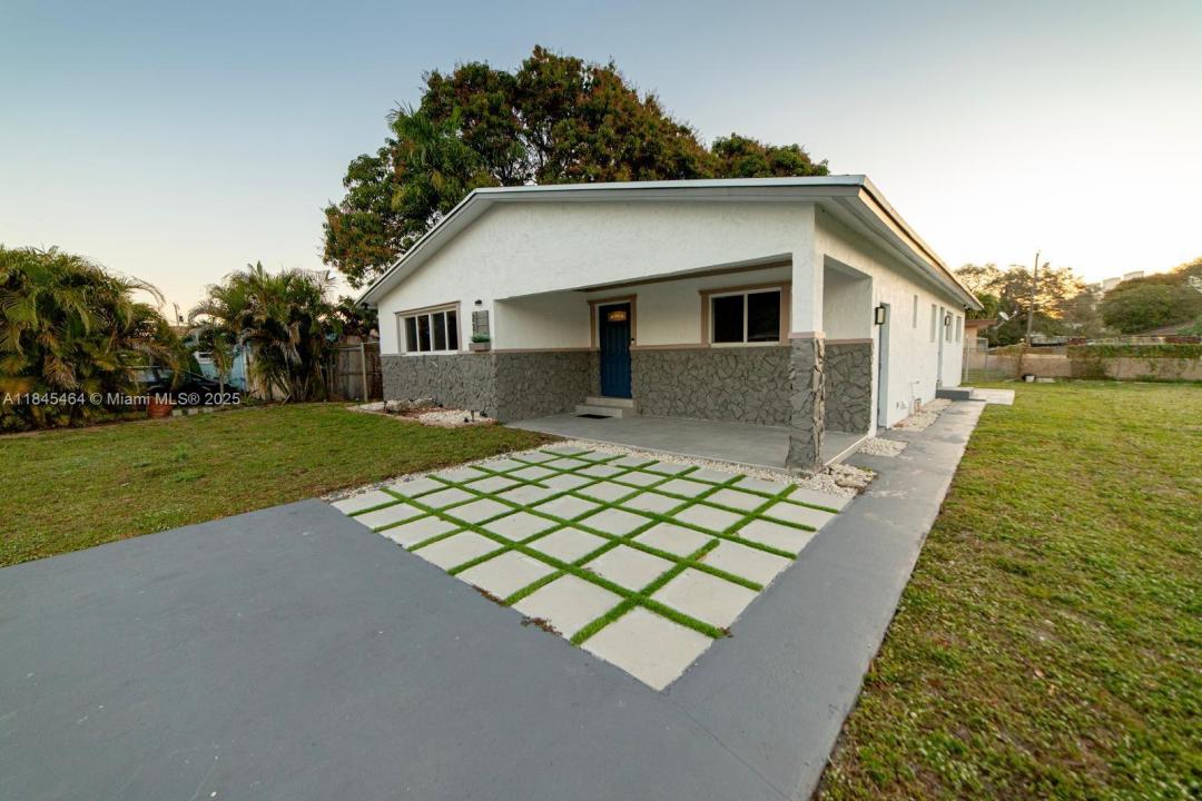 226 NW 6th Ave, Dania Beach, Florida 33004