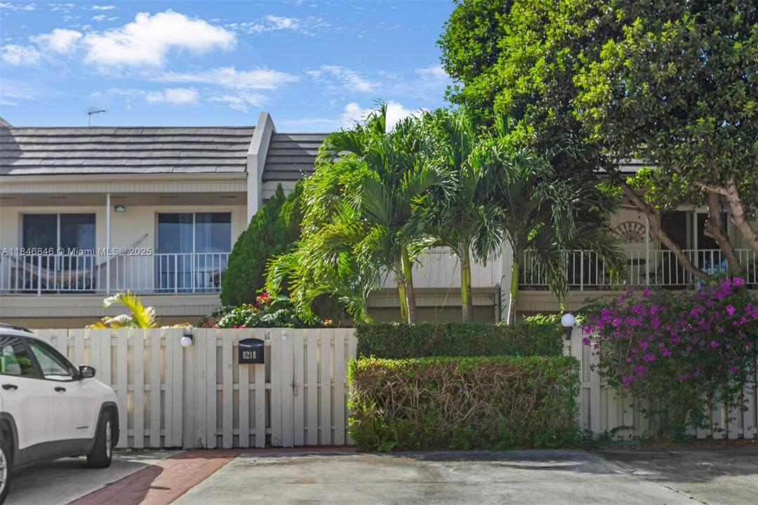 8218 SW 82nd Ct, Miami, Флорида 33143, Соединенные Штаты