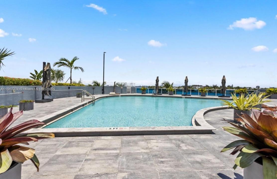 1881 79th St Cswy 404, North Bay Village, فلوريدا 33141, الولايات المتحدة