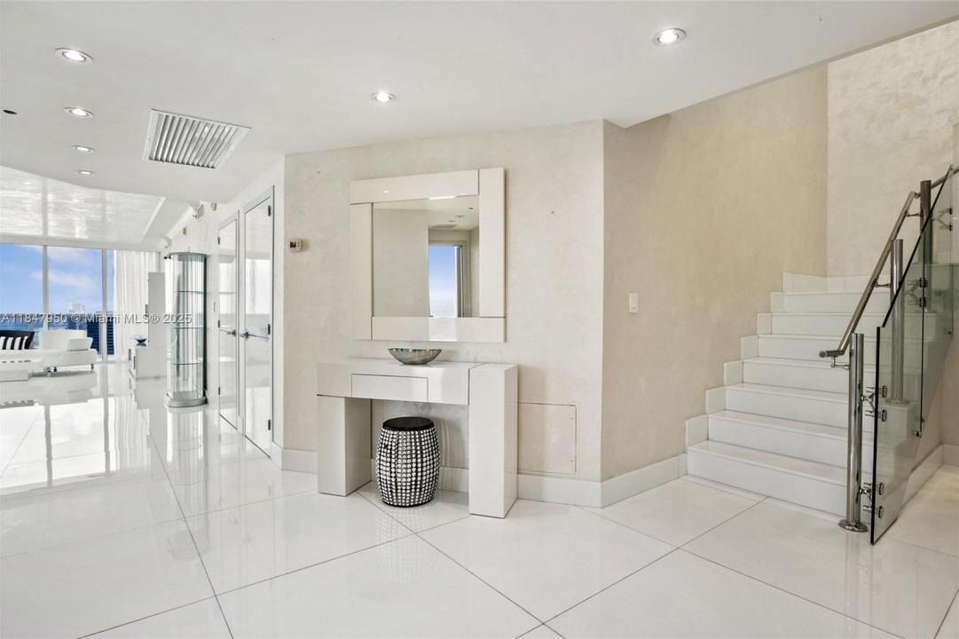 1830 S Ocean Dr 5102, Hallandale Beach, Florida 33009, Stati Uniti