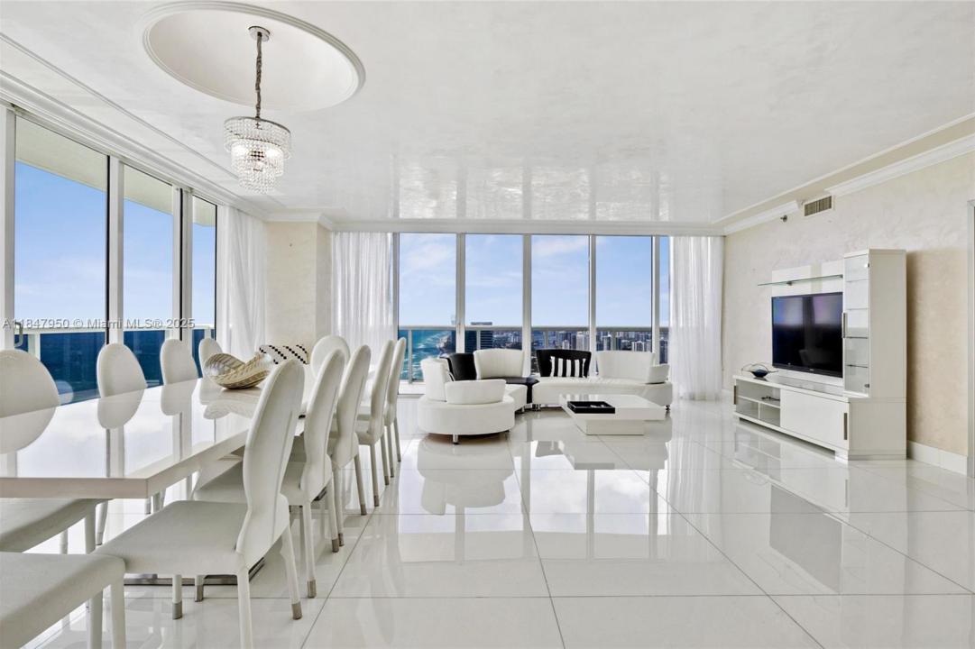 1830 S Ocean Dr 5102, Hallandale Beach, Florida 33009, Stati Uniti