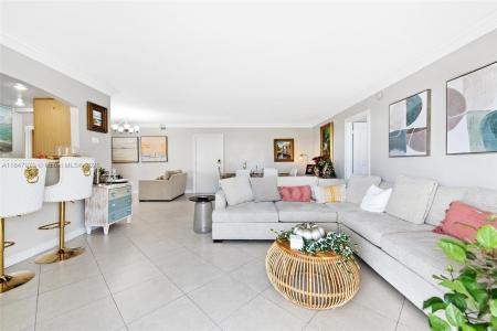 2715 N Ocean Blvd 3A, Fort Lauderdale, Florida 33308, USA