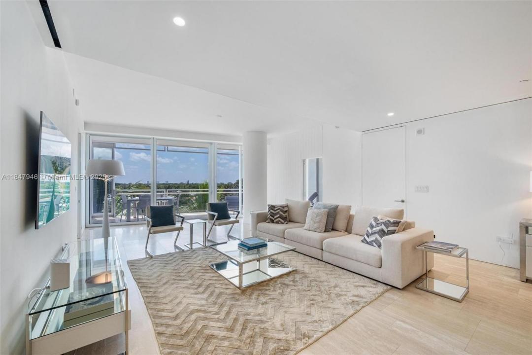 9001 Collins Ave S-406, Surfside, Floride 33154, États-Unis