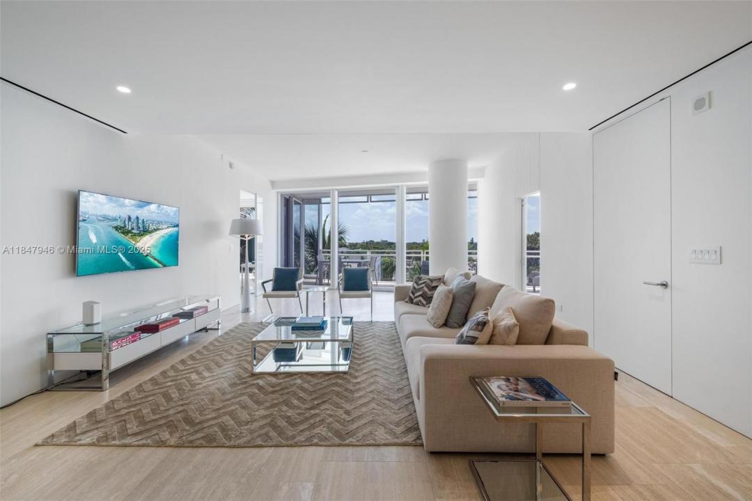 9001 Collins Ave S-406, Surfside, Floride 33154, États-Unis
