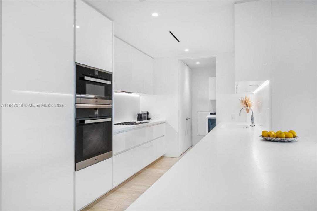 9001 Collins Ave S-406, Surfside, Floride 33154, États-Unis