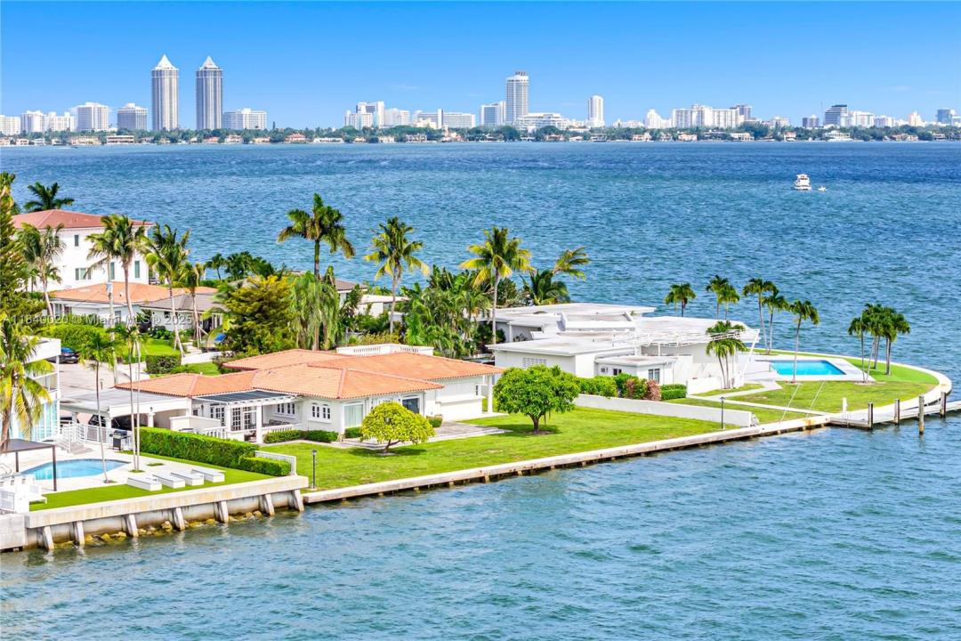 7500 W Treasure Dr, North Bay Village, Флорида 33141, Соединенные Штаты