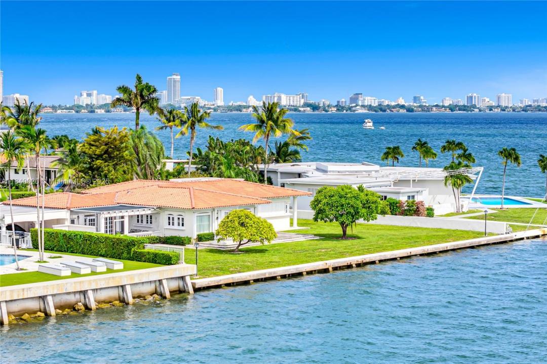 7500 W Treasure Dr, North Bay Village, Флорида 33141, Соединенные Штаты