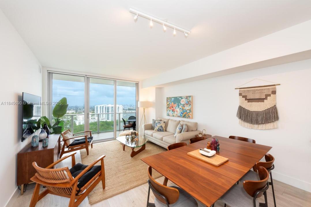 16385 Biscayne Blvd 2904, North Miami Beach, 佛罗里达州 33160, 美国