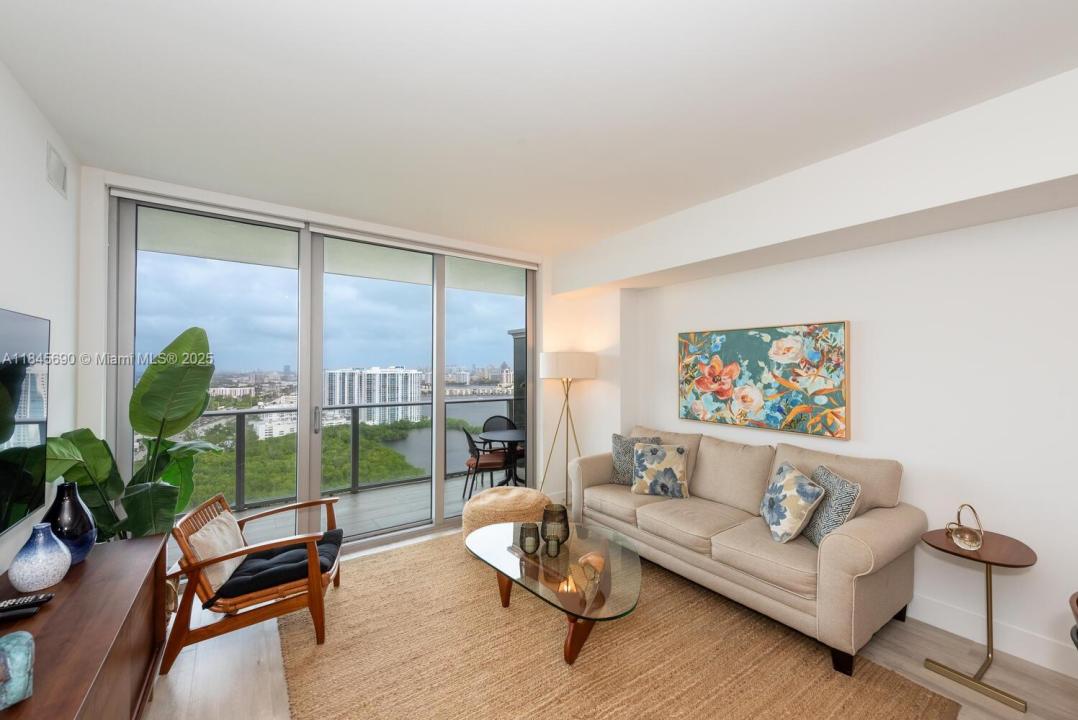 16385 Biscayne Blvd 2904, North Miami Beach, 佛罗里达州 33160, 美国