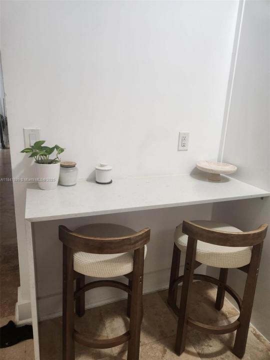 6125 SW 63rd Ter 1, South Miami, Florida 33143
