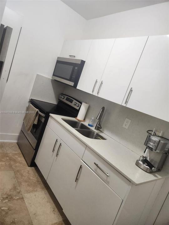 6125 SW 63rd Ter 1, South Miami, Florida 33143
