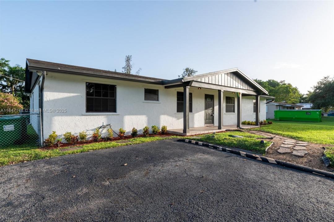 14230 SW 14th St, Davie, 佛罗里达州 33325, 美国