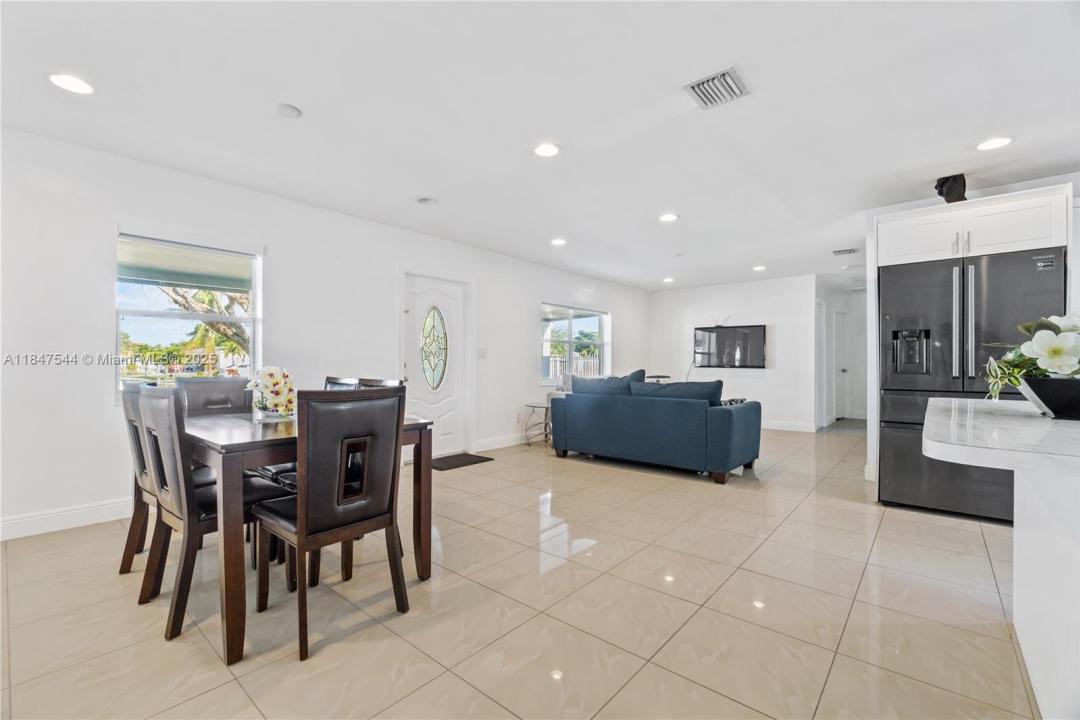 20340 NW 42nd Ave, Miami Gardens, Floryda 33055, USA
