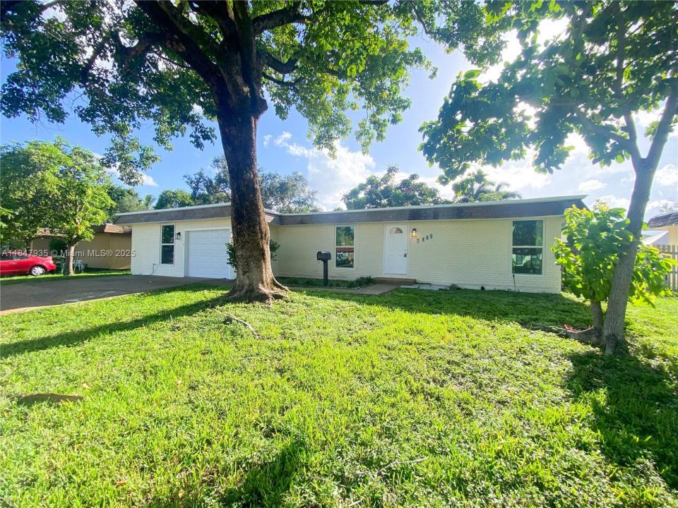 7805 NW 67th Ave 7805, Tamarac, Florida 33321, Stati Uniti