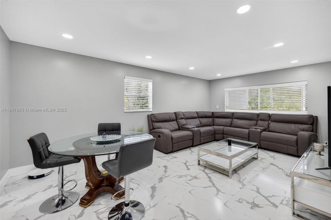 4164 NW 90th Ave 201, Coral Springs, Флорида 33065, Соединенные Штаты