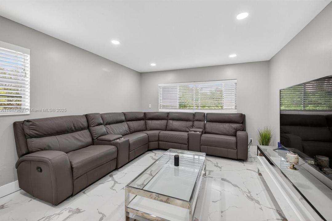 4164 NW 90th Ave 201, Coral Springs, Флорида 33065, Соединенные Штаты