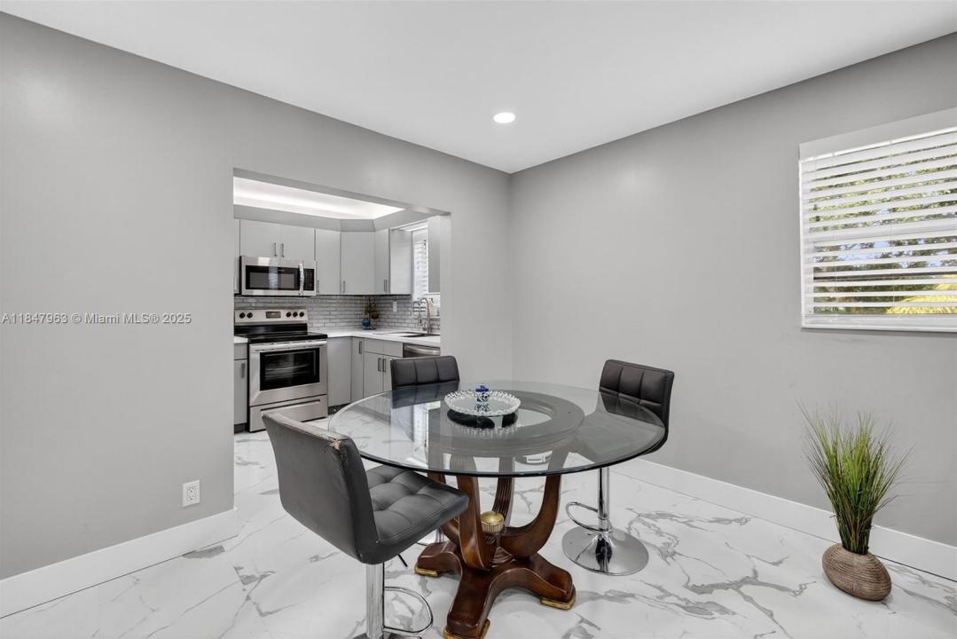 4164 NW 90th Ave 201, Coral Springs, Флорида 33065, Соединенные Штаты