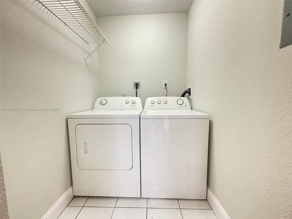 2842 NW 55th Ave 2C, Lauderhill, Flórida 33313, Estados Unidos