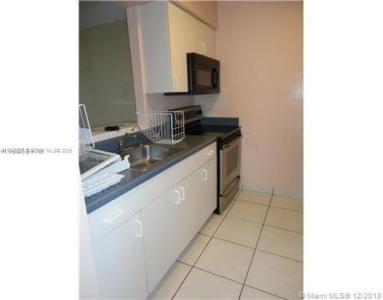 680 Miller Dr W402, Miami Springs, Florida 33166, USA