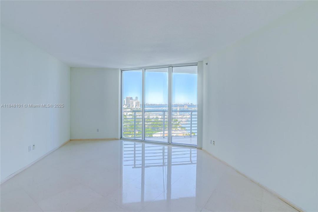 325 S Biscayne Blvd 2418, Miami, Florida 33131