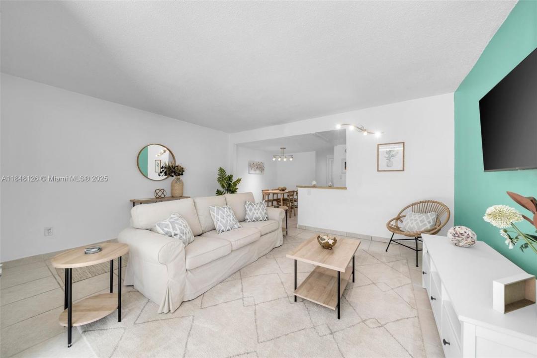 2345 NE 135th St 101, North Miami, Florida 33181, Stati Uniti