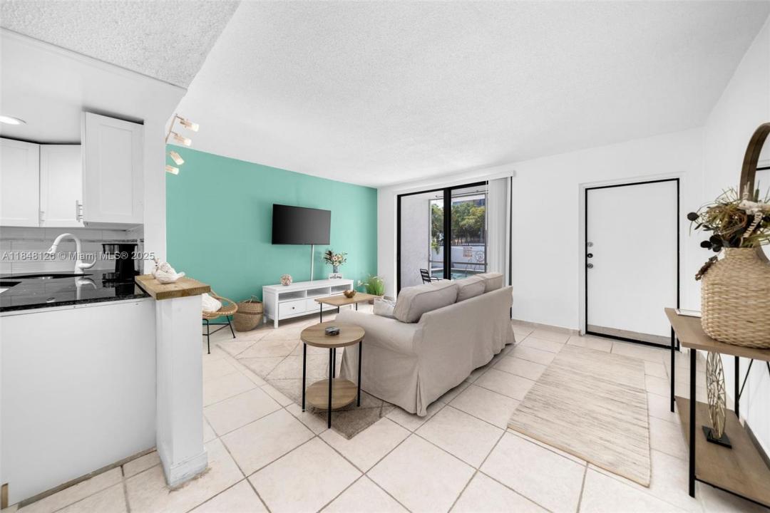 2345 NE 135th St 101, North Miami, Florida 33181, Stati Uniti