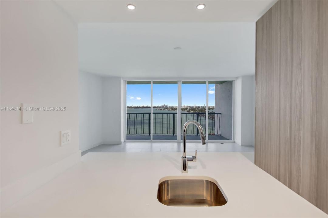 1756 N Bayshore Dr 16A, Miami, Florida 33132