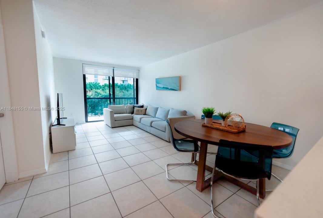 2345 NE 135th St 307, North Miami, فلوريدا 33181, الولايات المتحدة