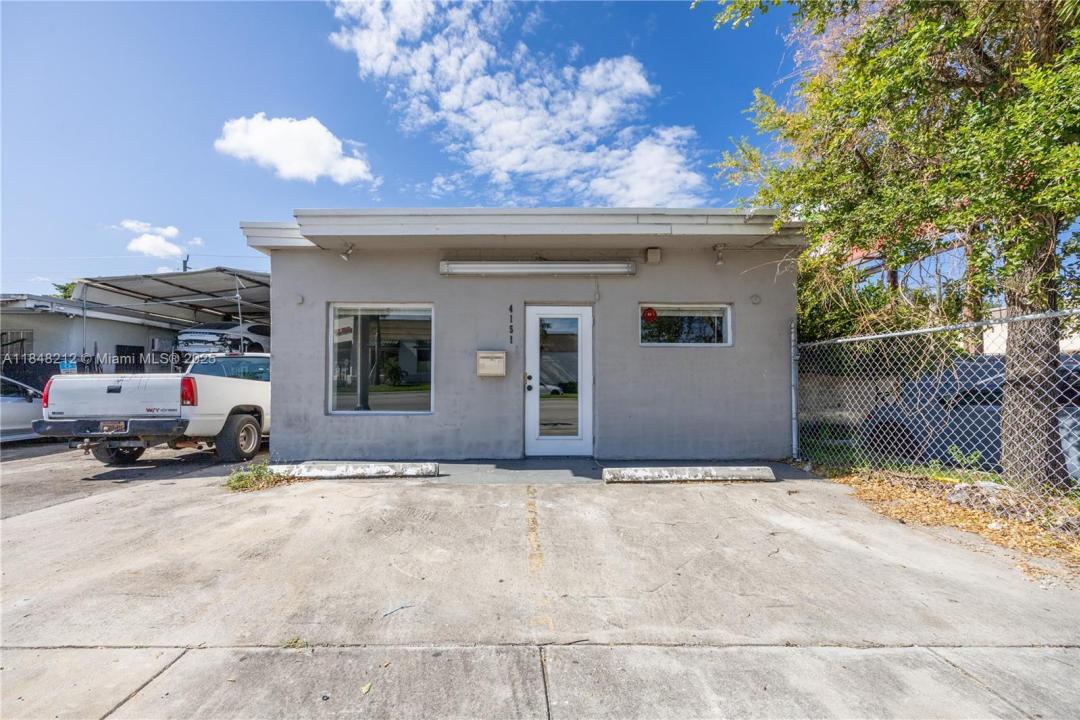 4151 W Hallandale Beach Blvd, West Park, Florida 33023, Amerika Birleşik Devletleri