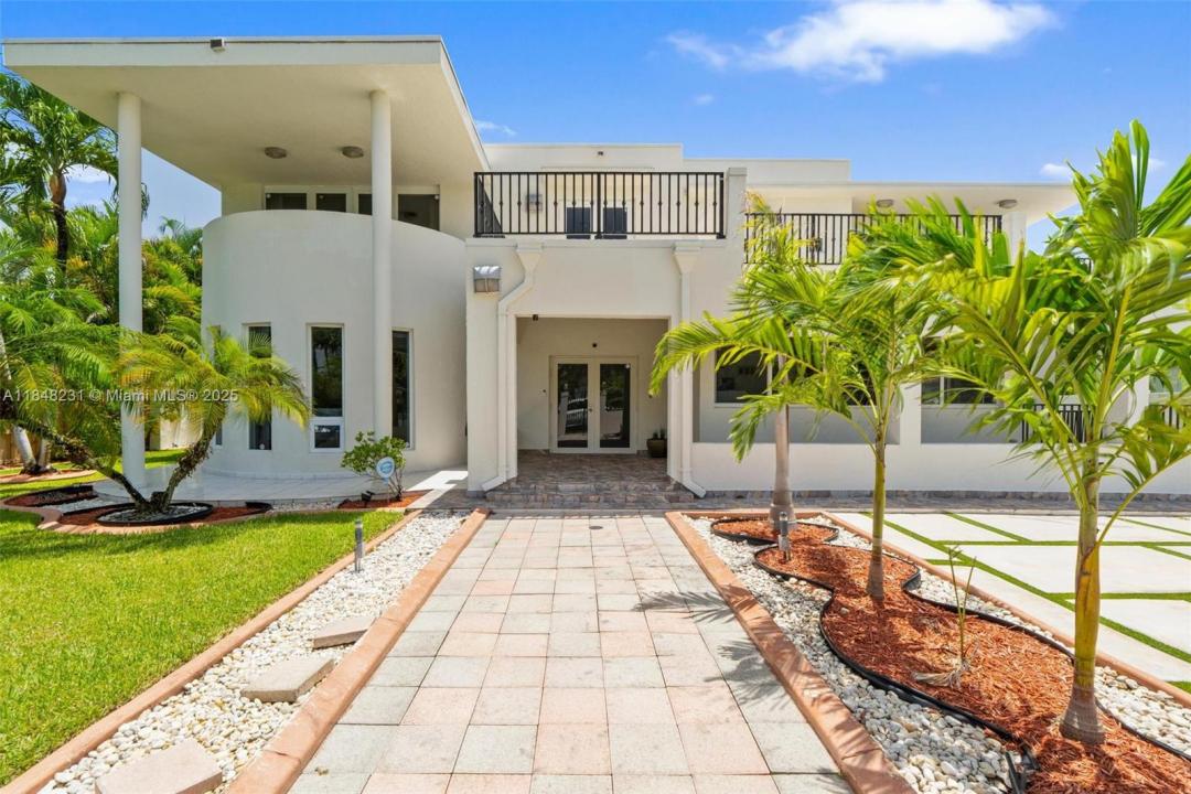 5045 SW 67th Ave, South Miami, Florida 33155