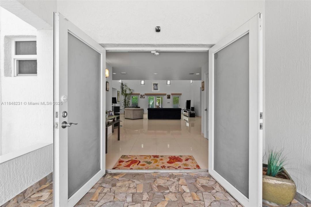 5045 SW 67th Ave, South Miami, Florida 33155