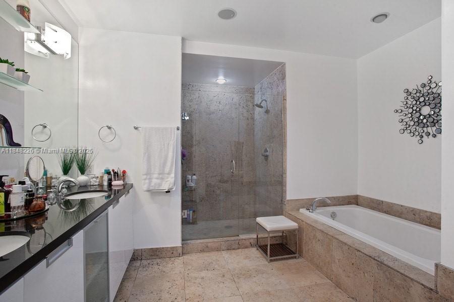 7901 Hispanola Ave 607, North Bay Village, 佛罗里达州 33141, 美国