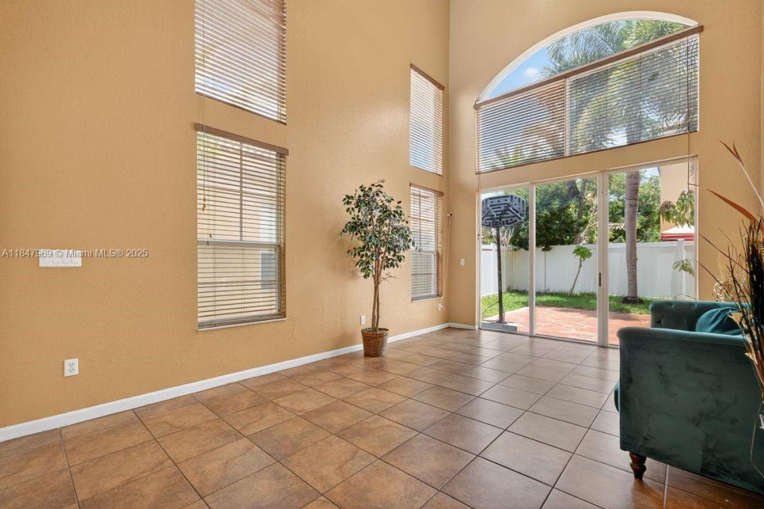 2215 PORTOFINO AVE, Homestead, Florida 33033, USA